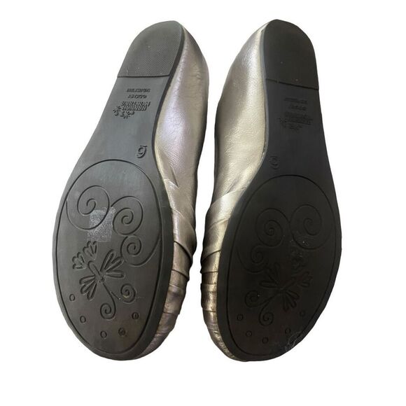 Disney Womens Silver Metallic Slip On Hana Montana Flats Ballet Shoes Size 9 - Picture 7 of 11